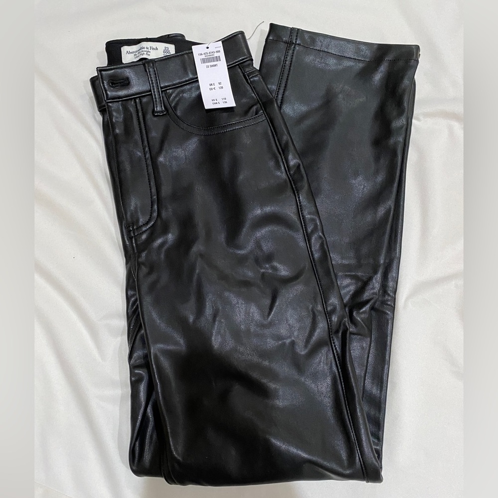 Abercrombie & Fitch The '90s Straight Ultra High Rise Leather Pants
